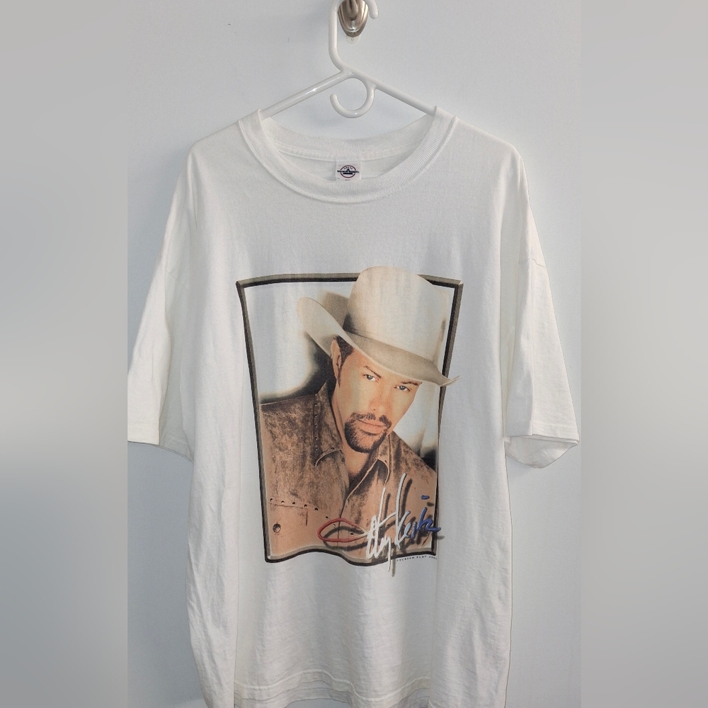 Vintage Toby Keith Concert Tee 2002 Courtesy Of The Red, White & Blue Size 2X